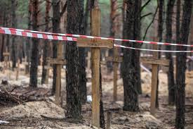 Ucraína denuncia a aparición de dúas fosas comúns en Izium