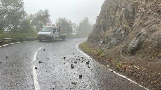Primeiros desprenementos, voos afectados e cortes de luz pola tormenta ‘Hermine’