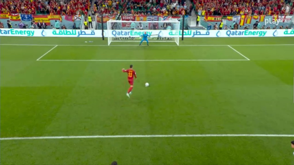 España impónse a Costa Rica na primeira parte