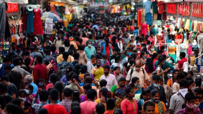 India supera a China en poboación por primeira&nbsp;vez