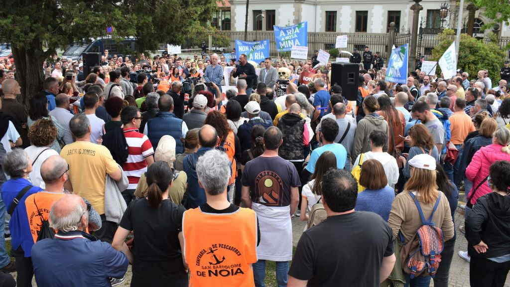 O Barbanza maniféstase contra a mina de San&nbsp;Finx
