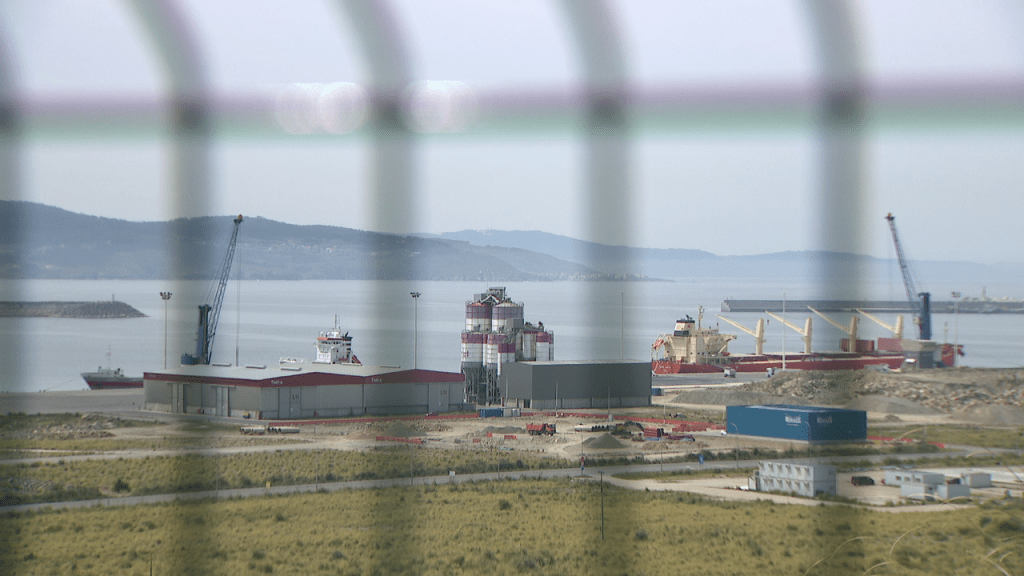 Incendio nun mercante no porto da&nbsp;Coruña