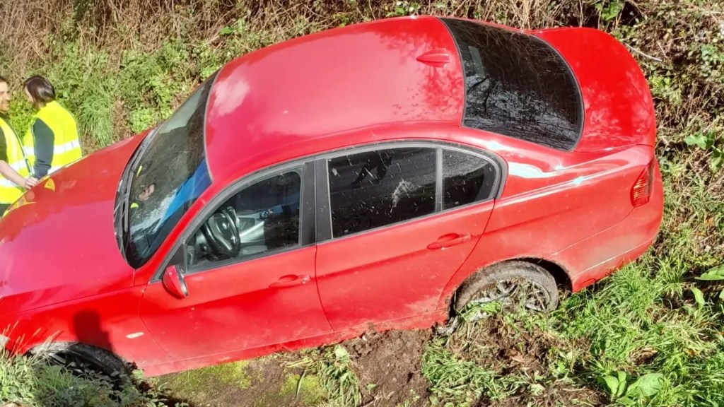 Unha saída de vía en Baloira obriga a cortar un carril da&nbsp;PO-841