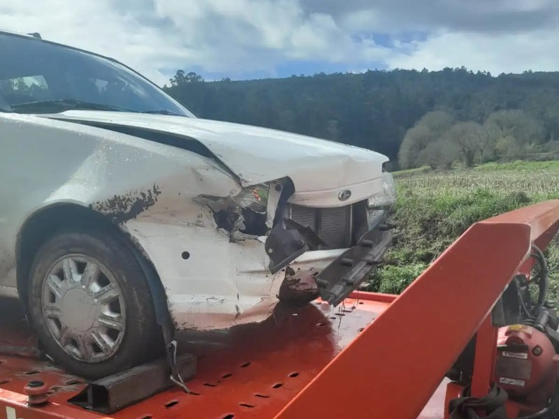 Un coche sáese da vía en San Andrés de Vea no mesmo punto que o fixera outro o&nbsp;venres