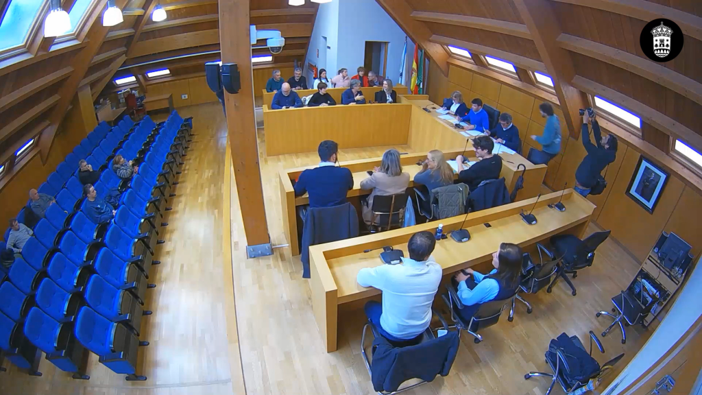 ENQUISA| Por onde se deberían emitir os plenos do Concello para que os vexan máis estradenses?