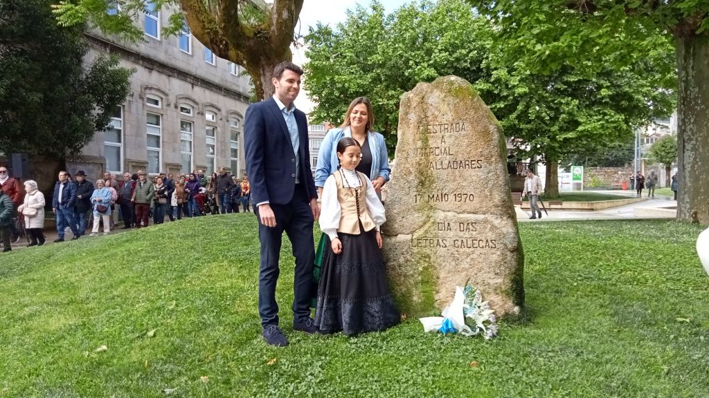 A Estrada homenaxea a Luísa Villalta co pregón de Ana Cela: “Faltan&nbsp;páxinas”