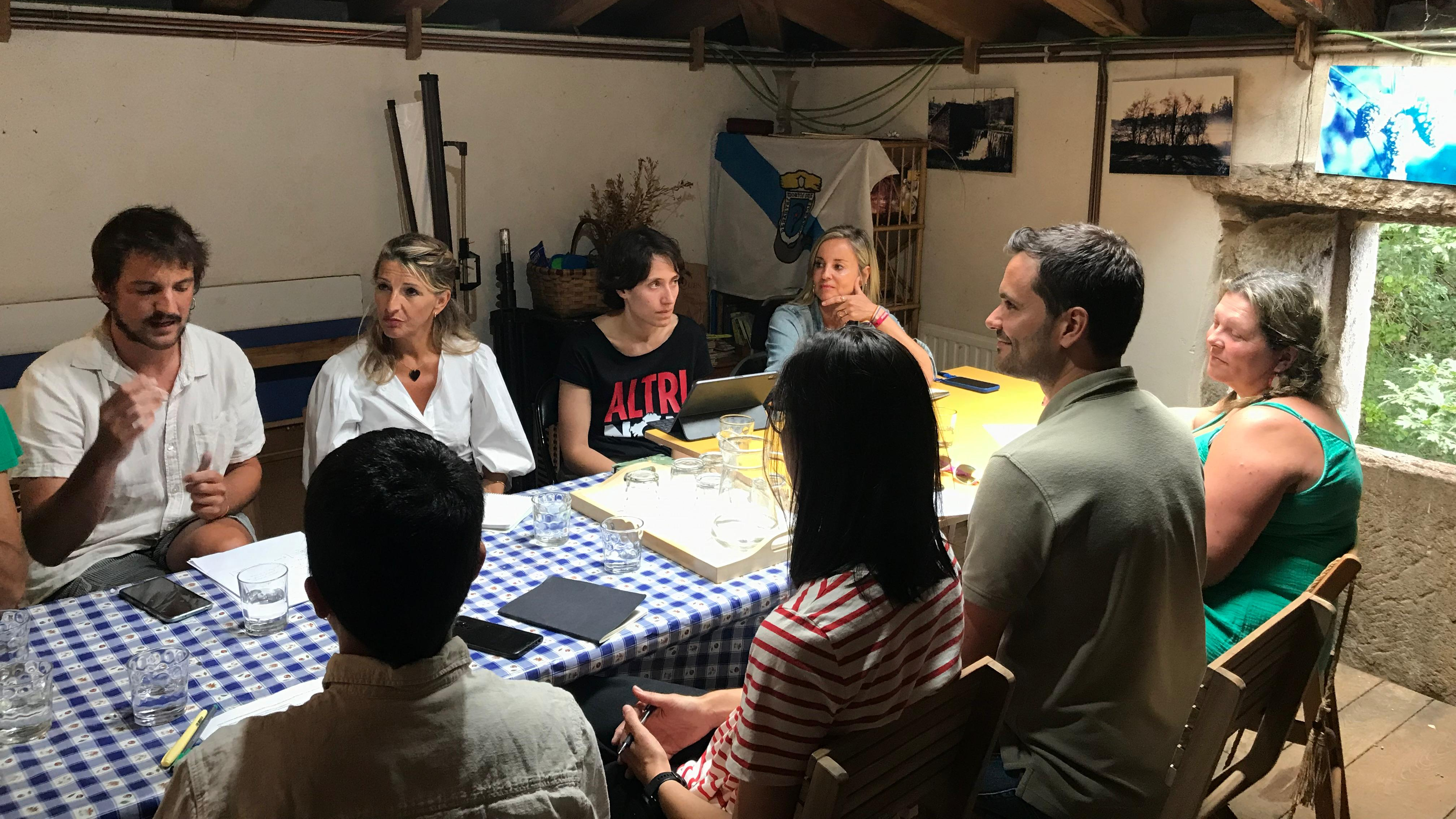 Ulloa Viva reúnese con Yolanda Díaz: “teremos unha garante dos nosos dereitos en Madrid”