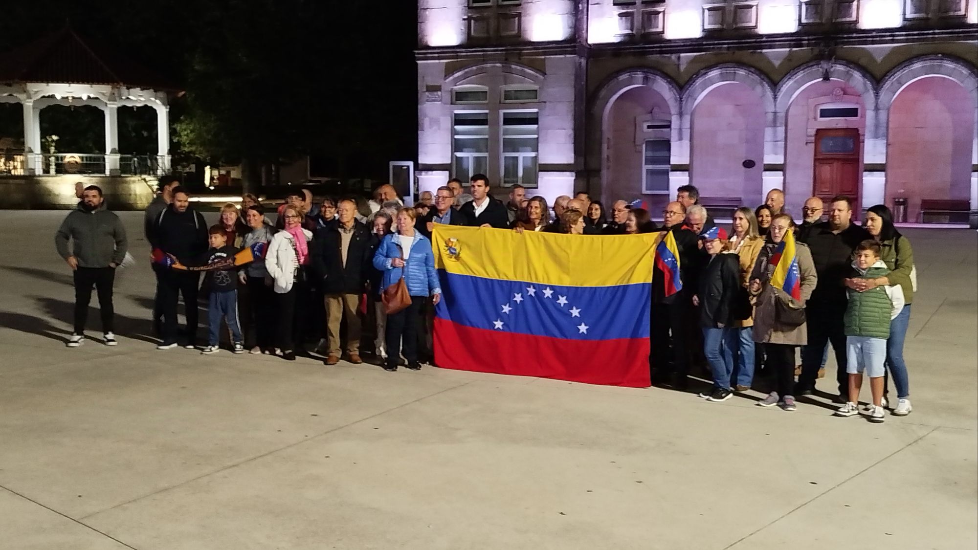 A Estrada está con Venezuela