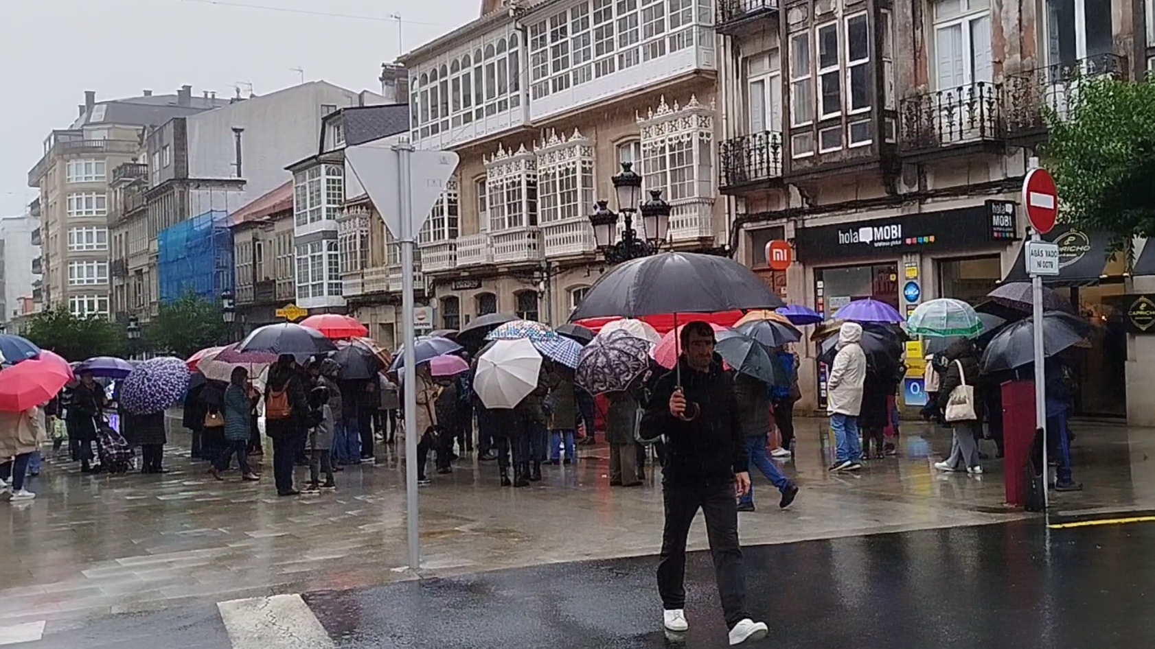 A Estrada pide que a farola non se mova