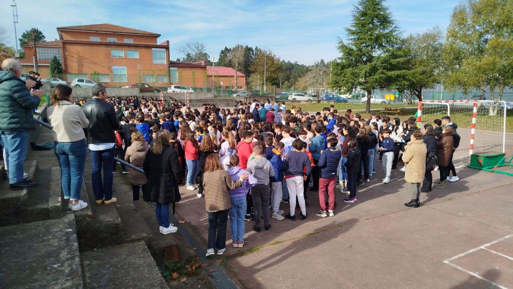 Minuto de silencio no García Barros polas vítimas de&nbsp;Valencia