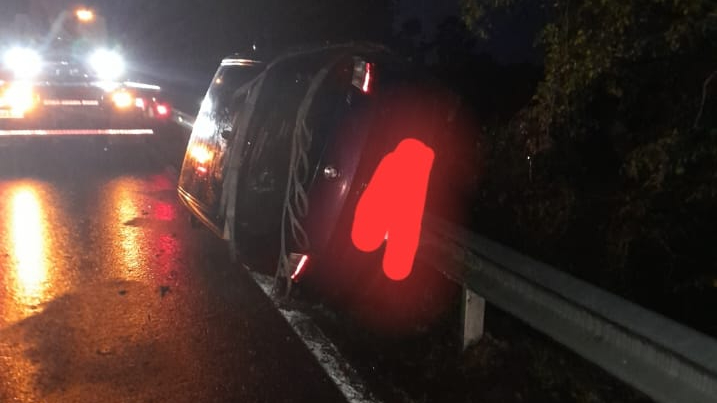 Unha saída de vía obrigou a pechar temporalmente ao tráfico a PO-214