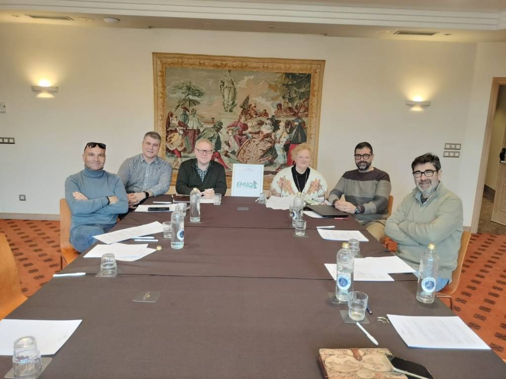 Radio Estrada participa nunha iniciativa que permitirá escoitar en galego podcasts doutras&nbsp;linguas