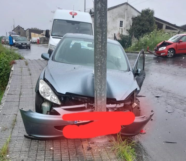 Dous feridos nun accidente no Souto de Vea