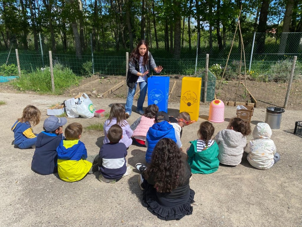 A campaña de sensibilización “A Estrada Recicla” chega aos centros&nbsp;educativos