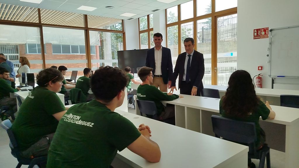 Á maioría dos que estudan un ciclo de madeira ofrécenlles un posto de&nbsp;traballo