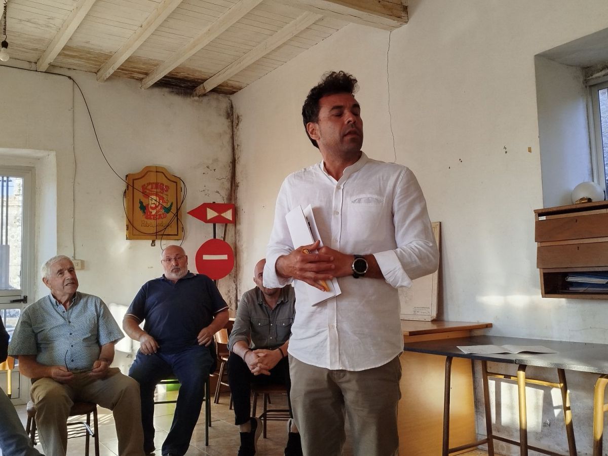 Charla en Liripio sobre Ventoburgo: “Non vai ir máis para&nbsp;adiante”