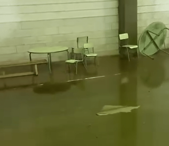 Queixas polo estado no que se atopa o pavillón do colexio de&nbsp;Oca