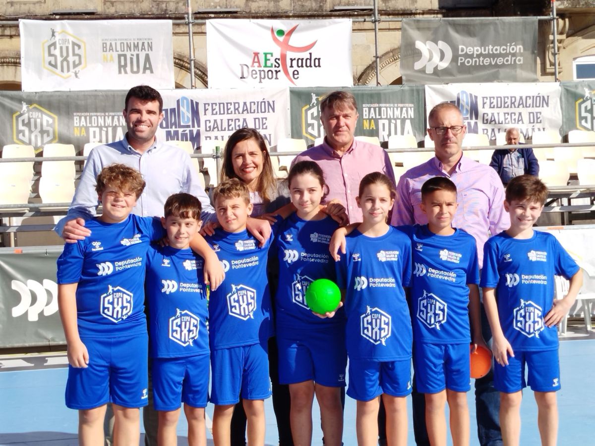 O balonmán xógase na&nbsp;rúa