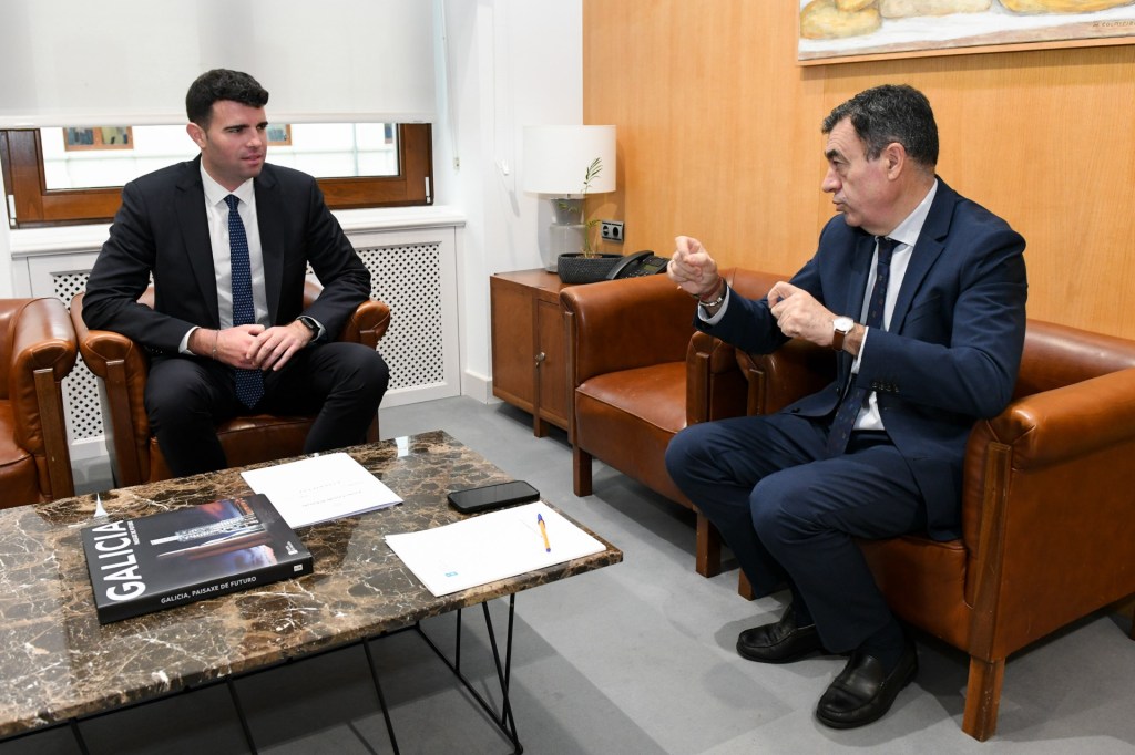 Xunta e Concello colaborarán para facer obras nos pavillóns de Oca, Codeseda e Pérez Viondi