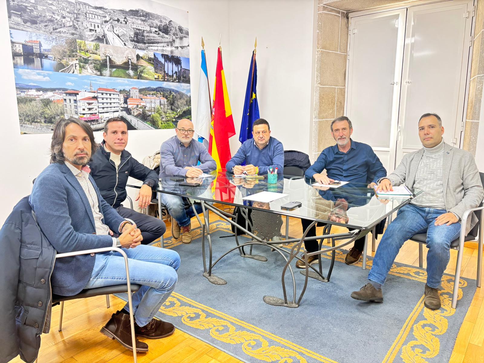 A Estrada e Cuntis reúnense con outros concellos para impulsar un servizo de recollida de lixo supramunicipal