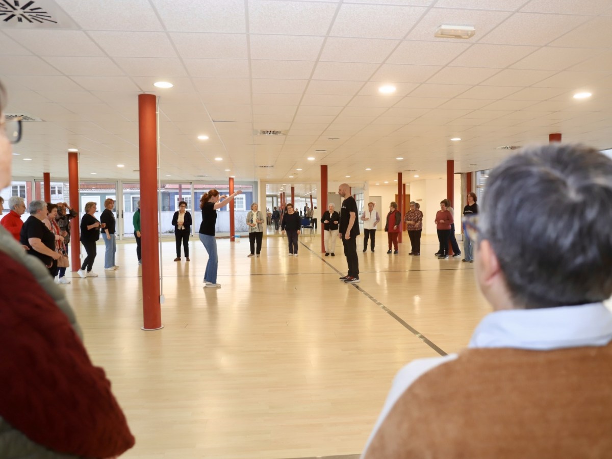Regresan as clases de baile galego que ‘engancharon’ aos&nbsp;maiores
