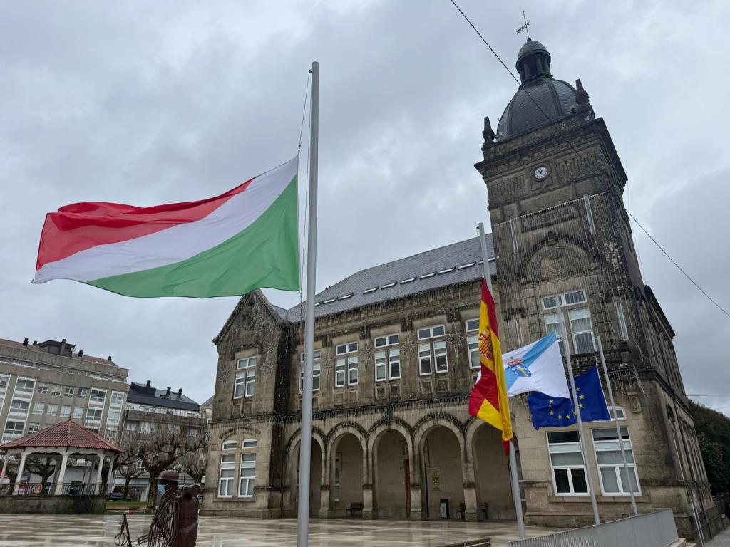 Bandeiras a media hasta pola traxedia&nbsp;ferroviaria