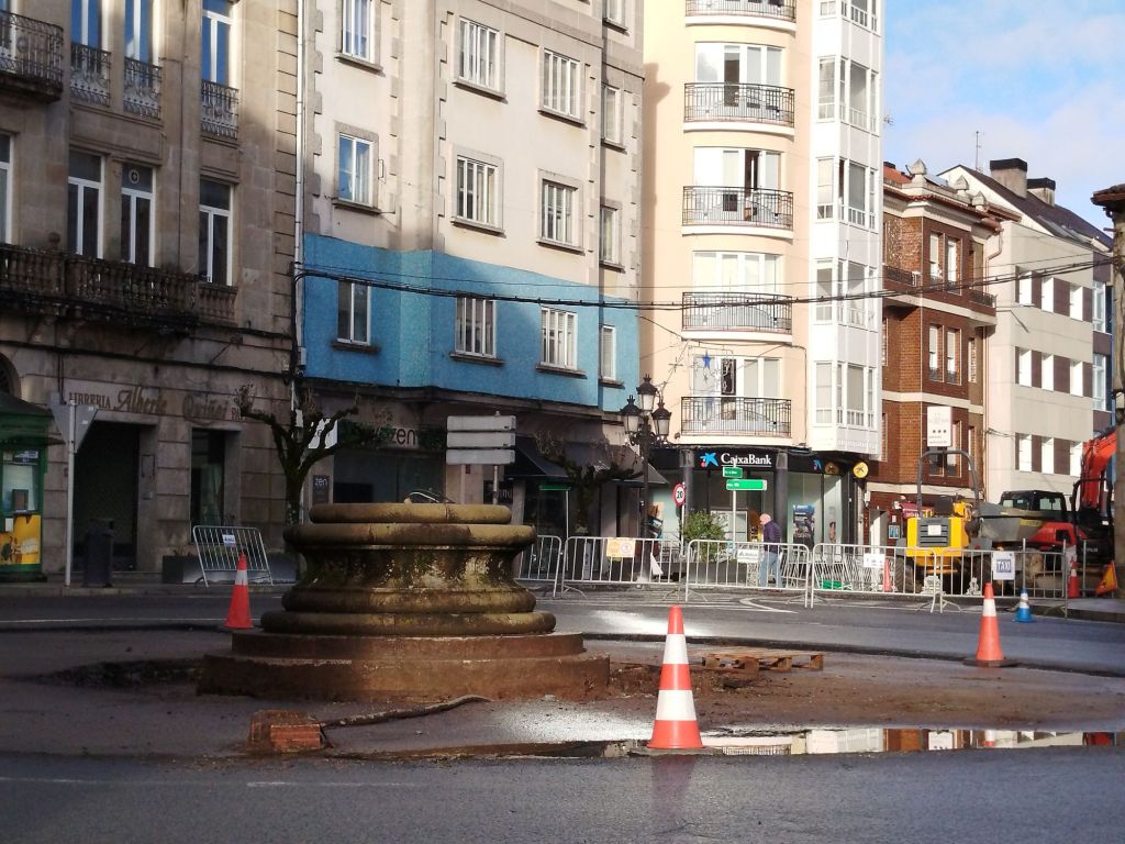 Adiántase un día o peche da Farola polas&nbsp;obras