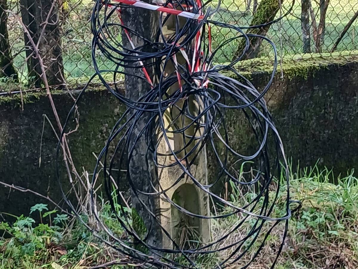 Cable cortado nun farol de Santo André de&nbsp;Vea