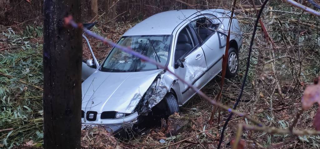 Un ferido tras caer por un terraplén en&nbsp;Mesego