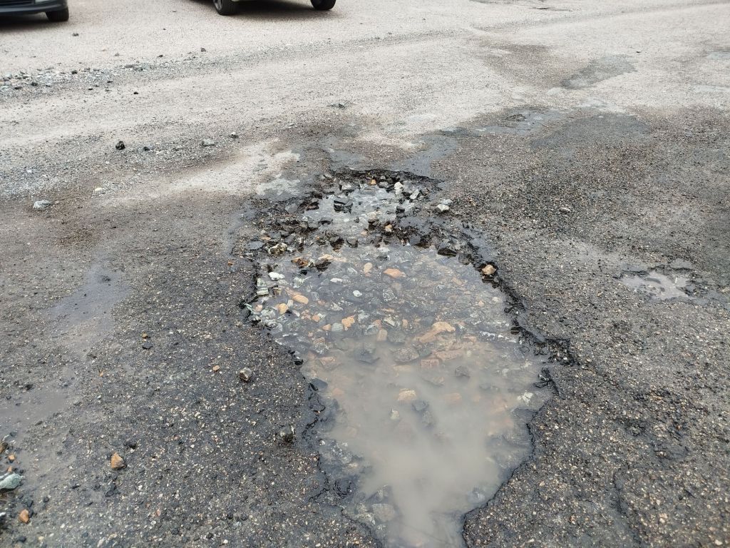 López Bueno urxe a posta en marcha dun plan de choque para arranxar as vías&nbsp;municipais