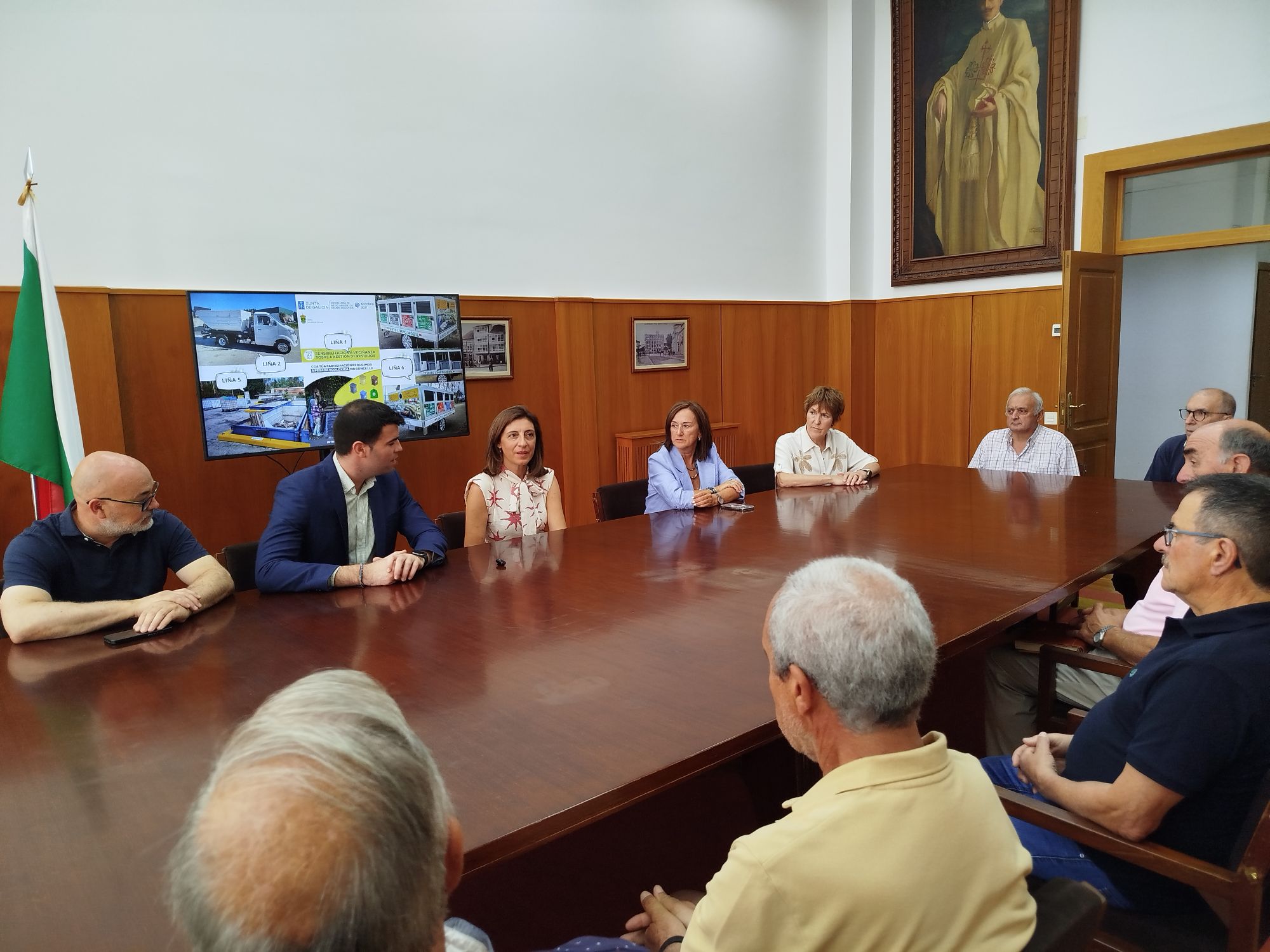 A Estrada terá un novo camión de recollida do lixo e un punto limpo móbil