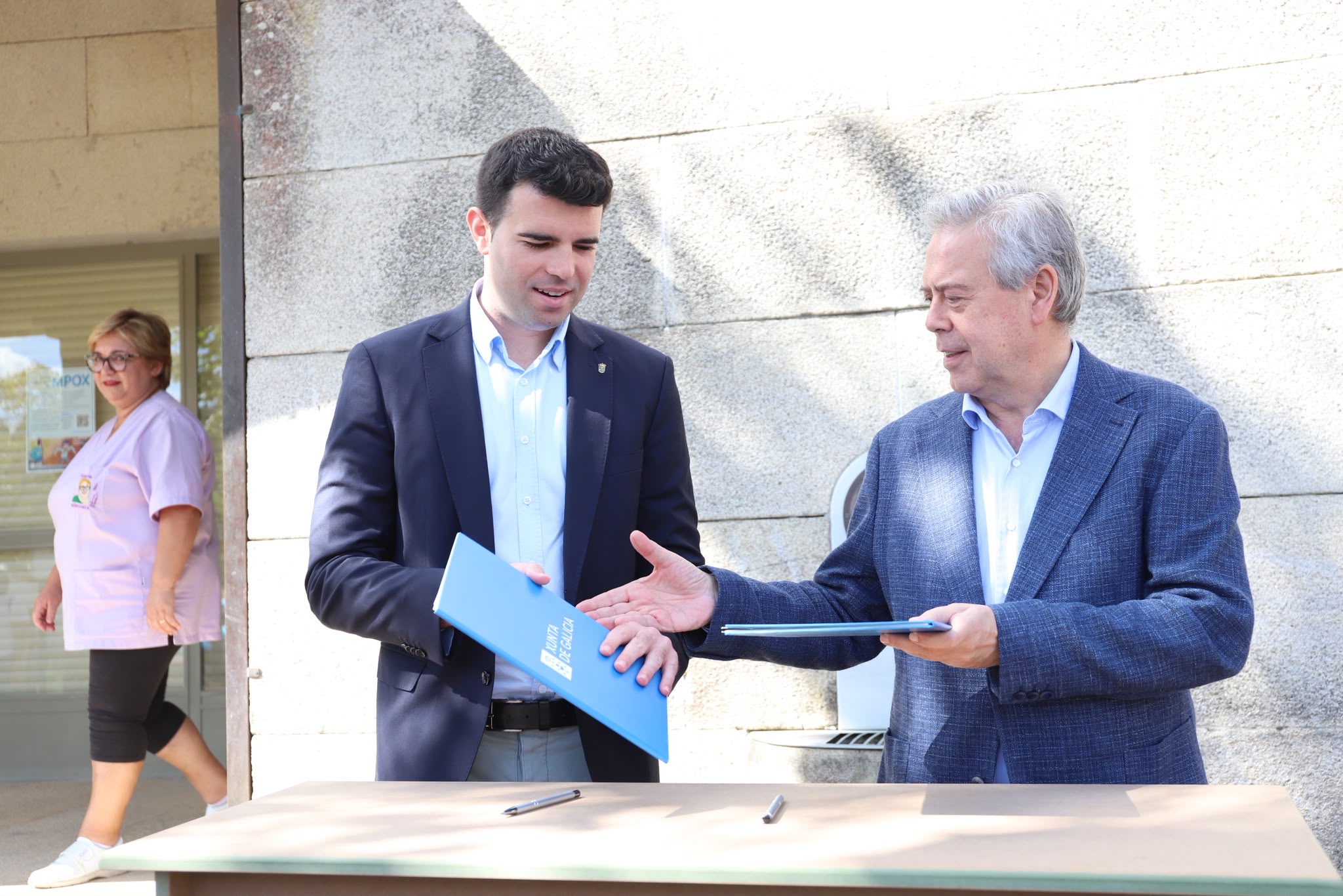 Sergas e Concello asinan un convenio para repartirse o financiamento da reforma do Centro de Saúde de Oca