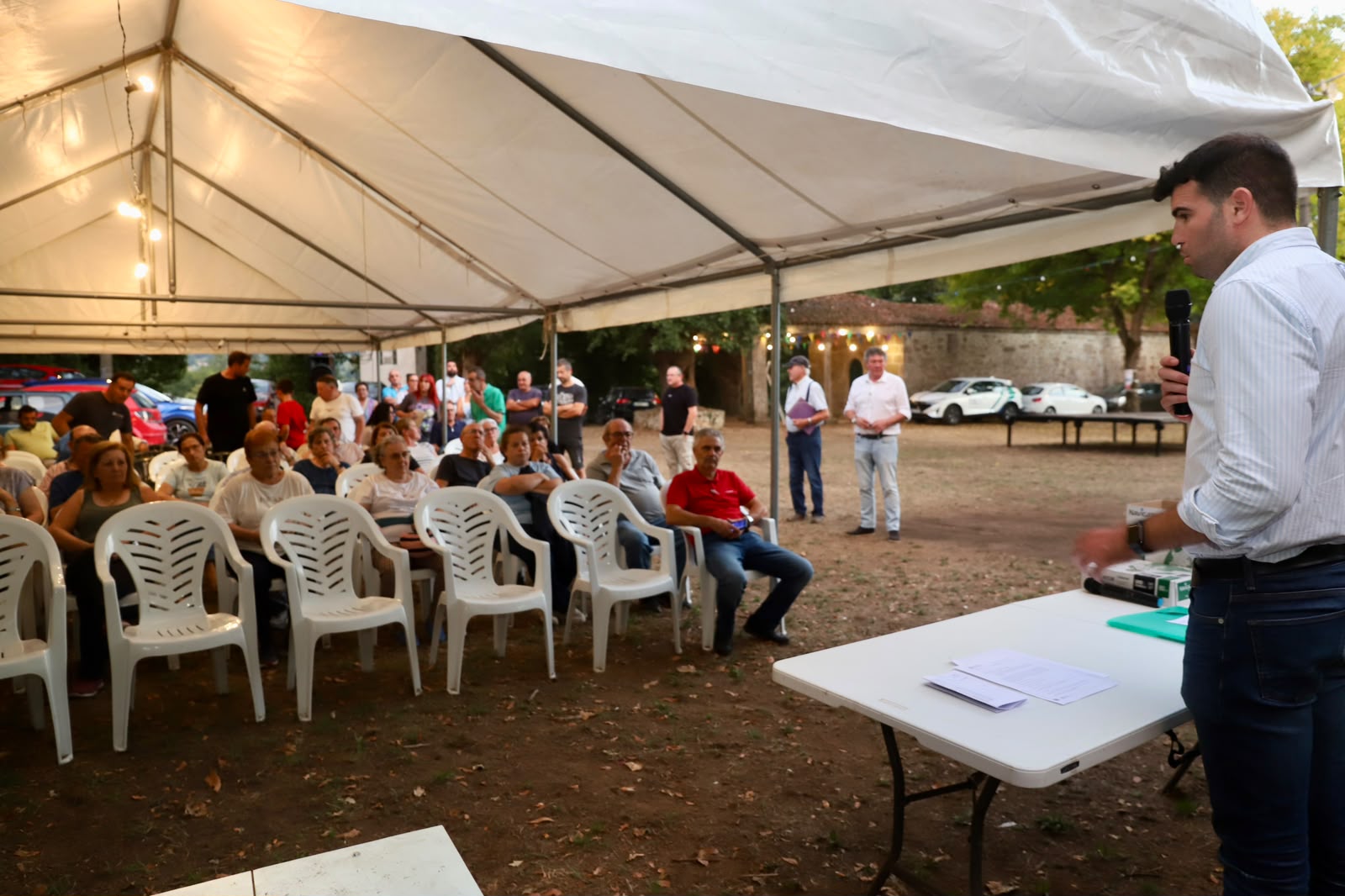 Convocan tres reunións pola liña de alta tensión